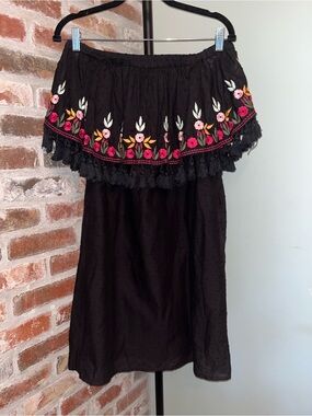 World Market sleeveless floral embroidered dress | size s/m